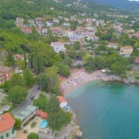 Villa Rose Apartment Ловран Экстерьер фото